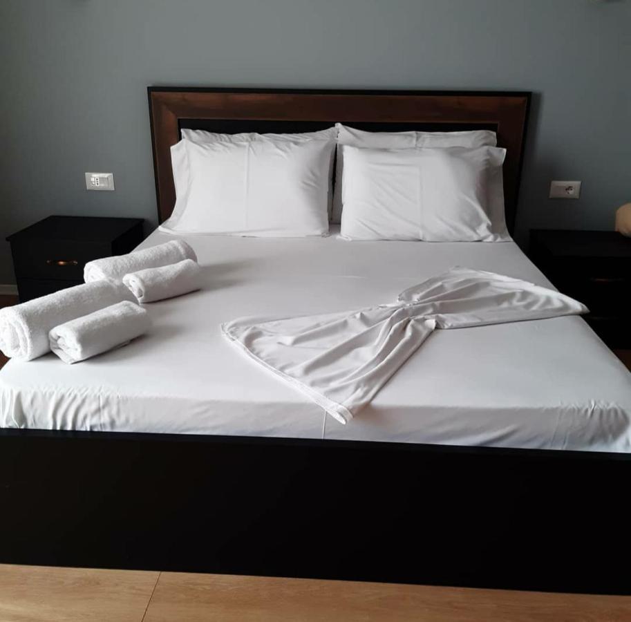 House Of Horses Shtepia E Kuajve Hotel Korce Exterior foto